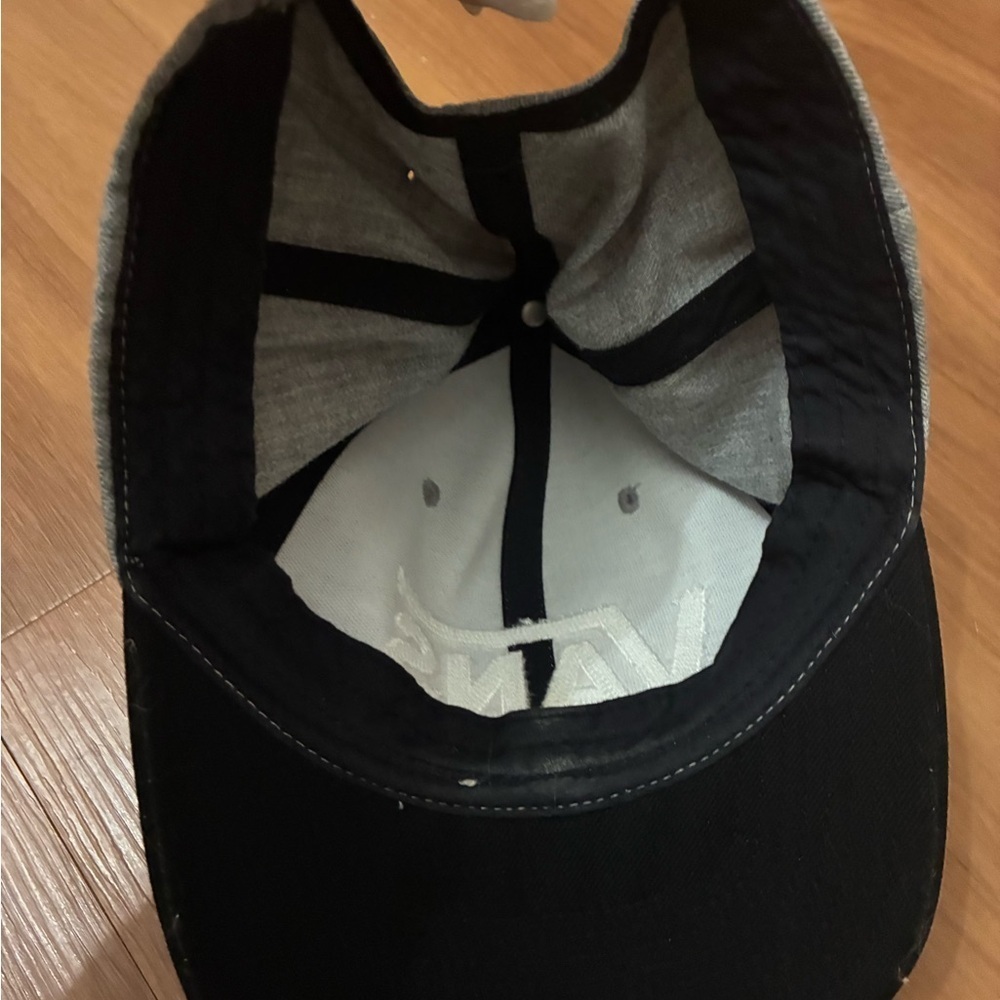 Vans Two-Tone Gray and Black Hat - Picture 4 of 4
